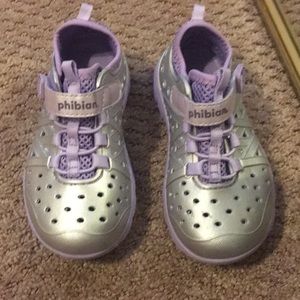 NWOT Stride Rite Phibian waterproof sneaker sz 9
